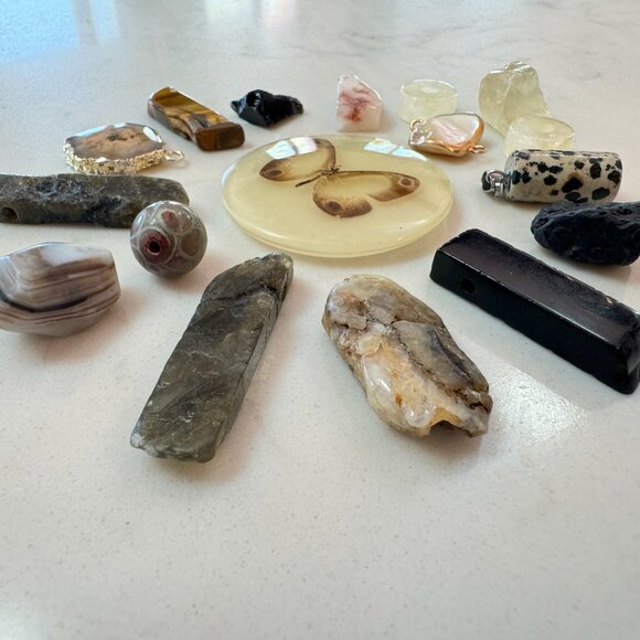 Natural Stone and Crystal Pendant Lot - Picture 4 of 11